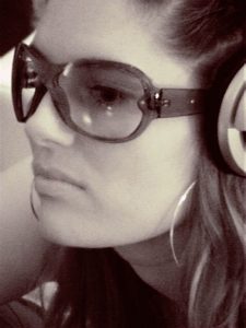 DJ Janine aka DJ Jlicious female dj - vrouwelijke dj